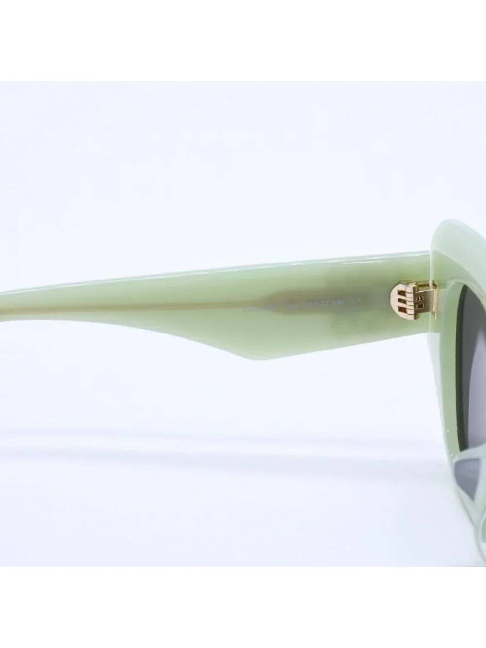 Loewe signature lens